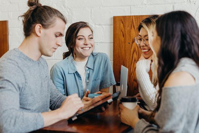 Doe het zelf: gebruik gratis communicatiemiddelen